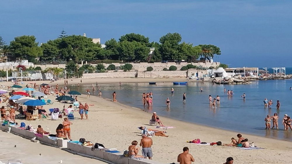 Trani, donna di 69 anni trovata senza vita nella baia di Colonna: indagini in corso