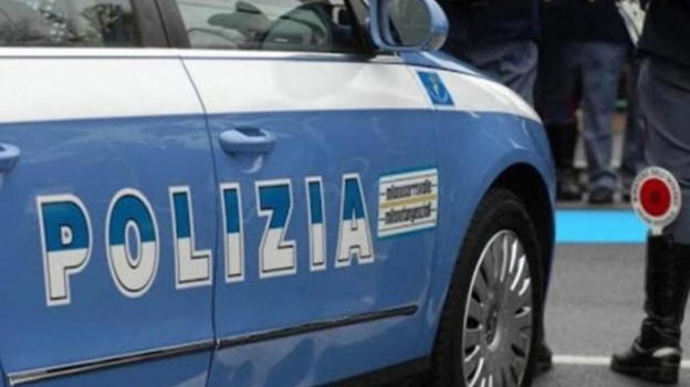 Vigevano, segregato in casa per quattro anni: ex fidanzata e amici gli portano via 500 mila euro