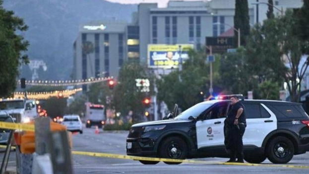 Los Angeles, auto finisce sulla folla: almeno 28 persone coinvolte, cinque in condizioni delicate