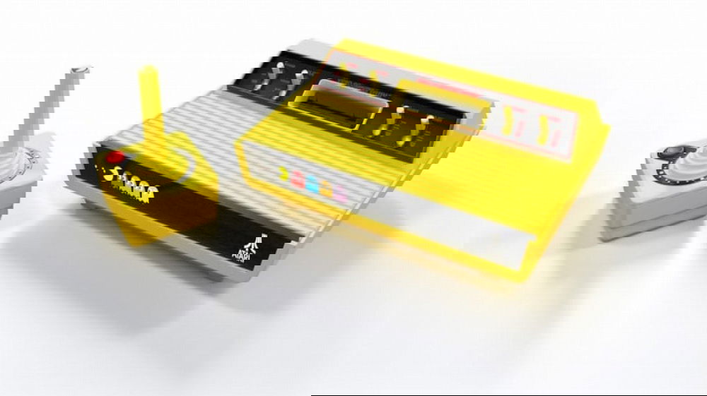 Atari 2600+ si veste di giallo: arriva l’edizione speciale dedicata a Pac-Man per i suoi 45 anni
