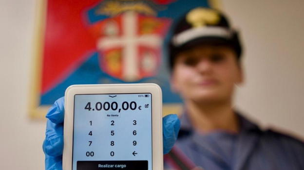 Sorrento, scoperto Pos pirata: rubava soldi ai passanti senza bisogno del Pin