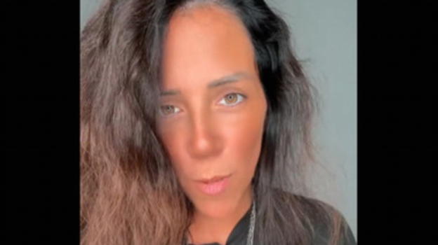 Bocciato con tre insufficienze, la mamma influencer insorge: ma il web si divide