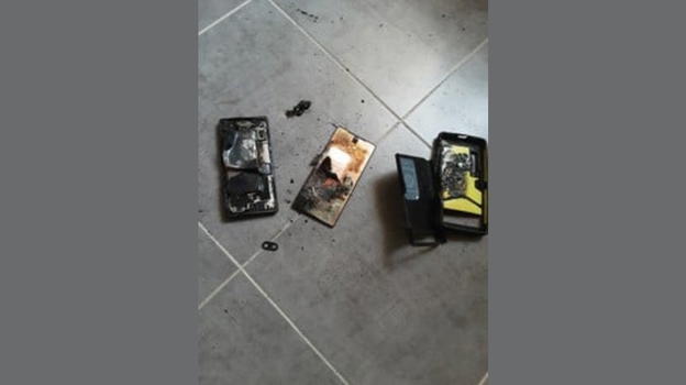 Pixel 6a in fiamme: monta la polemica sull’aggiornamento Google che limita la ricarica della batteria