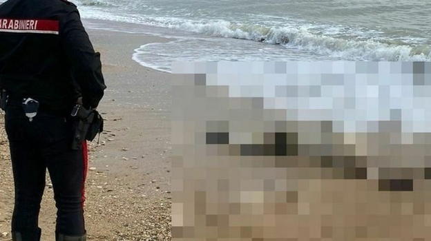 Mistero a Maccarese: trovato un corpo sulla spiaggia, indagini in corso per l’identificazione