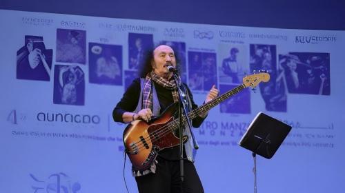 Addio a Livio Macchia, voce e volto indimenticabile dei Camaleonti: un’eredità di musica e passione