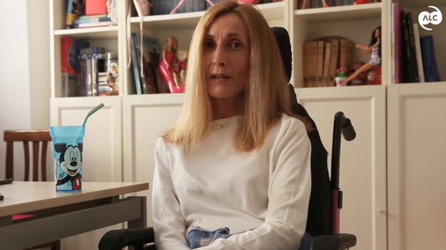 Martina Oppelli sceglie l’accompagnamento assistito in Svizzera: un appello per una legge sul fine vita più umana