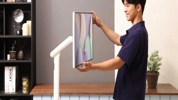 Samsung Moving Style Edge 4K: il display che arreda, informa e intrattiene