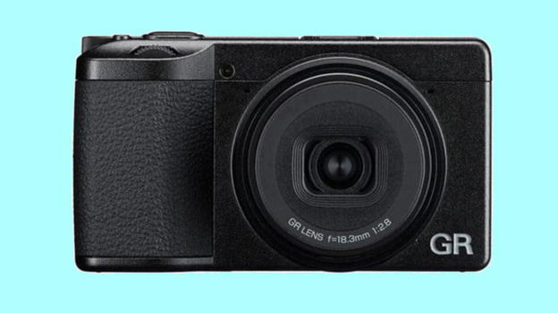 Ricoh GR IV ufficiale: le compatte di fascia alta tornano protagoniste
