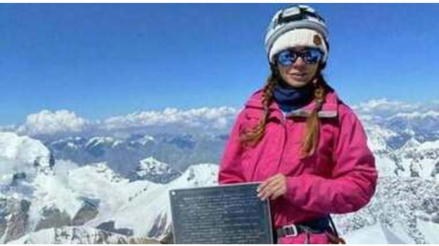 Alpinista italiano perde la vita sul Pik Pobeda durante un tentativo di soccorso ad alta quota