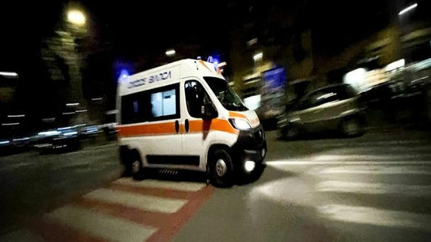 Gioco pericoloso sulla Gardesana: 27enne investito durante una sfida notturna