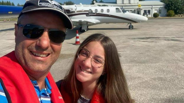 Ultraleggero finisce in una risaia nel Vercellese: padre e figlia coinvolti