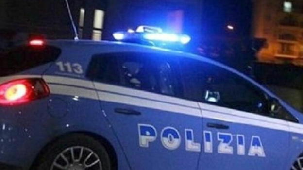Genova: donna di 30 anni cade dalle scale, indagini in corso