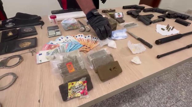 Roma, giovane arrestato con sostanze illecite e @rsenale in casa