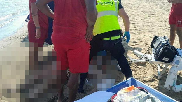 Bambina di 4 anni perde la vita annegando a Grado durante le vacanze