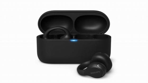 Philips Ear Clip TWS TAQ2000: il nuovo auricolare true wireless dal design aperto e prezzo accessibile