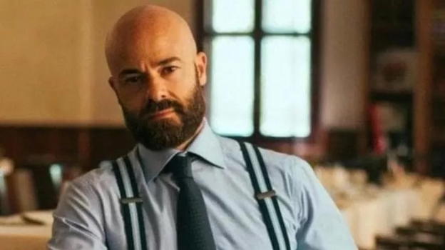 Mancia obbligatoria nei ristoranti: la proposta di Piero Pompili divide il settore