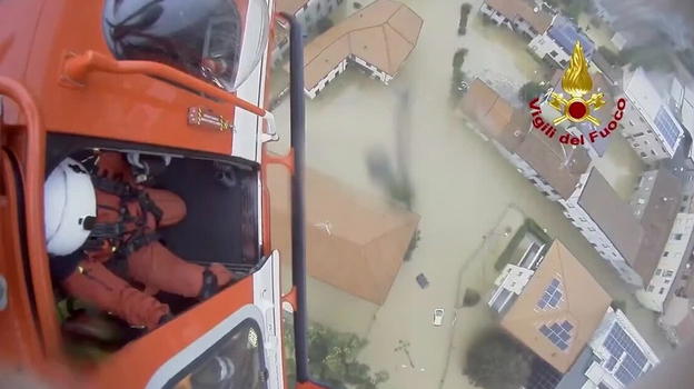 Maltempo in Brianza: mamma e bimbo di 10 mesi salvati dai Vigili del Fuoco