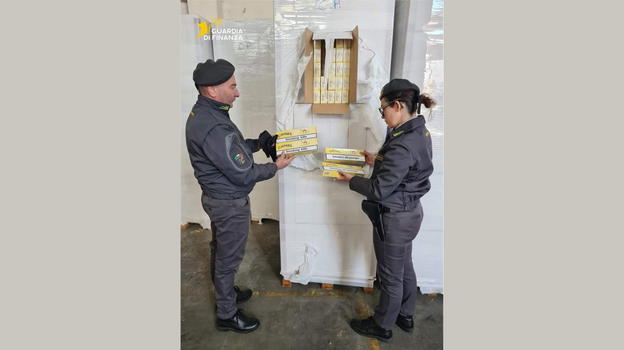Cassino, scoperta dalla Guardia di Finanza la più grande fabbrica non legale di sigarette d’Italia