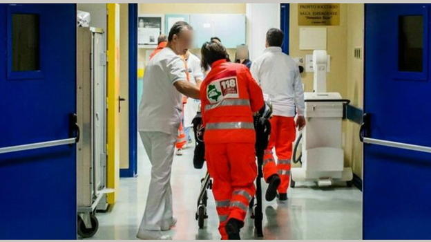 Torino, bimbo di 5 anni cade dal balcone mentre gioca: ricoverato in condizioni critiche