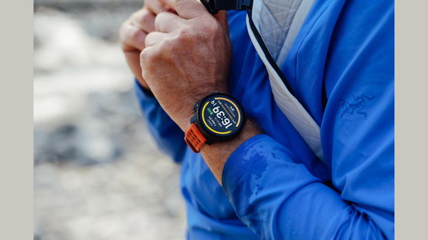 Suunto Vertical 2 è ufficiale: lo sportwatch premium che punta su autonomia, precisione e robustezza