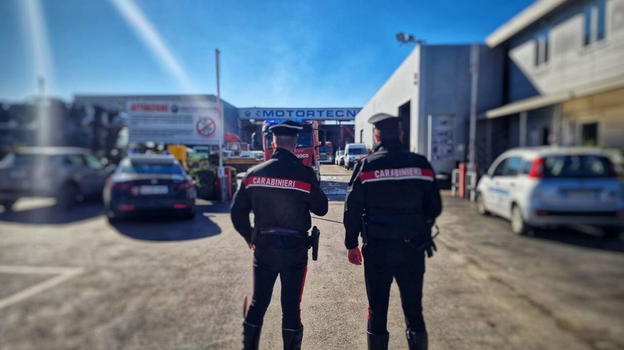 Deflagrazione in un’officina a Pomigliano: tre operai coinvolti, uno in gravi condizioni