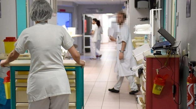 Contenzione in ospedale: donna di 39 anni muore dopo sedazione