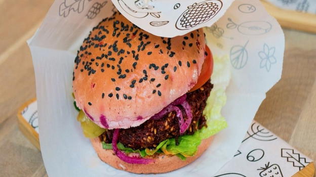 Stop alla dicitura "burger" per prodotti vegetali: il Parlamento UE approva il divieto