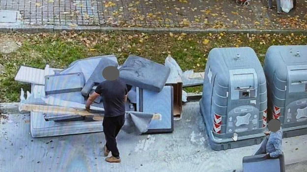 Raccolta differenziata, 7 italiani su 10 sbagliano senza saperlo: errori frequenti tra tessile, piccoli Raee e mozziconi