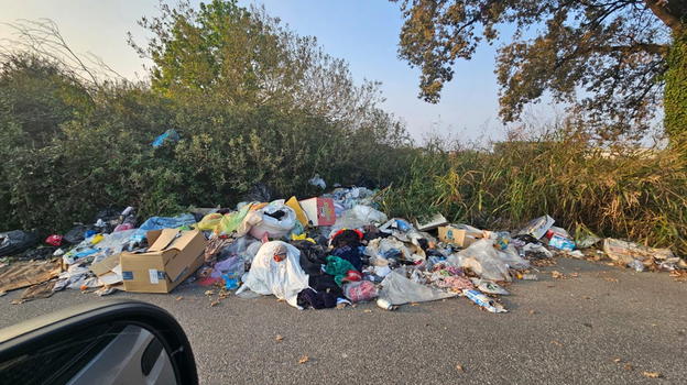 Robbio alle prese con rifiuti abbandonati: decoro urbano sotto pressione