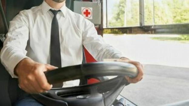 Torino, autista del bus insulta un 12enne: la famiglia egiziana denuncia l’episodio e chiede giustizia