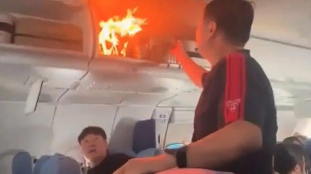 Power bank prende fuoco durante il volo: aereo Air China costretto a un atterraggio d’emergenza