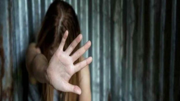 Treviso: indagine su gravi episodi contro una minore in un locale pubblico