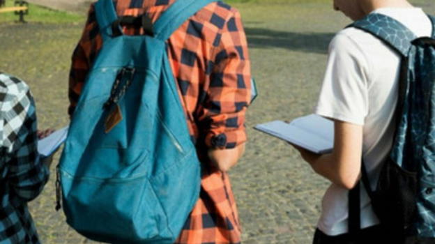 Egitto, un tredicenne mangia il compagno di classe: “Ero curioso, sapeva di pollo”
