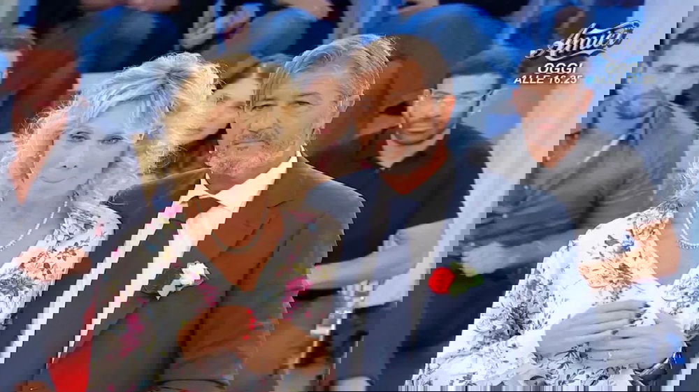 Uomini e Donne: Sabrina e Nicola lasciano il programma per un lieto fine, tensioni nel trono classico