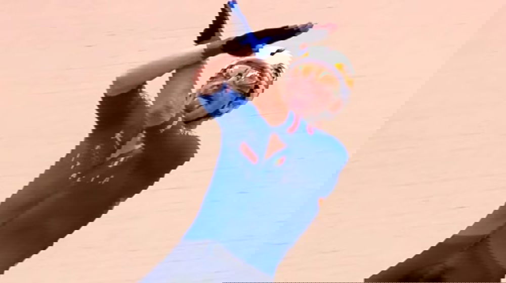 Il gesto di Elia Viviani scambiato per riferimento alla X Mas da Vannacci: ironia online