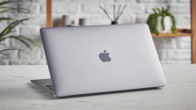 Apple punta in basso: in arrivo un nuovo laptop economico per sfidare Chromebook e PC Windows