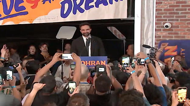 Zohran Mamdani sindaco di New York: trionfo democratico anche in Virginia e New Jersey, stop al trumpismo