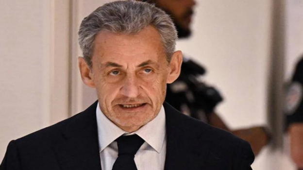 Nicolas Sarkozy scarcerato: concessa libertà vigilata dalla Corte d’Appello di Parigi