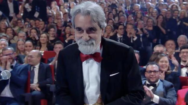 L’appello dei social: "Intitoliamo il Teatro Ariston a Peppe Vessicchio"