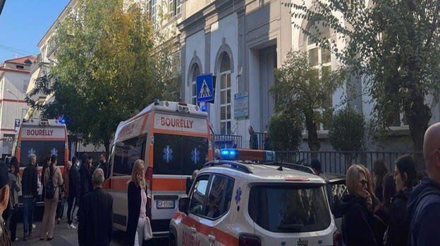 Calcara di Marcianise: 12enne muore dopo una caduta, ritrovato un bigliettino di addio