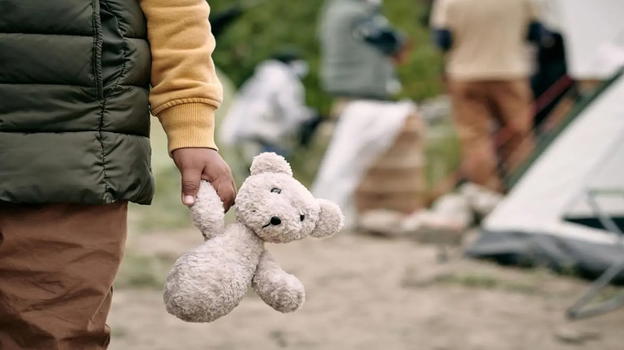 Madre arrestata a Crotone: scoperto grave caso di abusi su minori