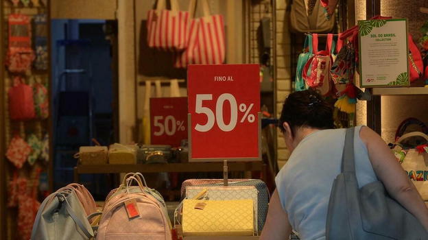 Addio al prezzo nel cartellino, presto anche in Italia non verrà esposto sui prodotti in vendita