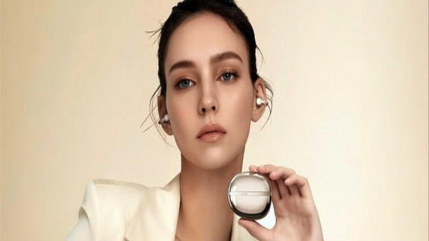 Edifier Auro Clip: i nuovi auricolari aperti con Bluetooth 6.1, design premium e 35 ore di autonomia