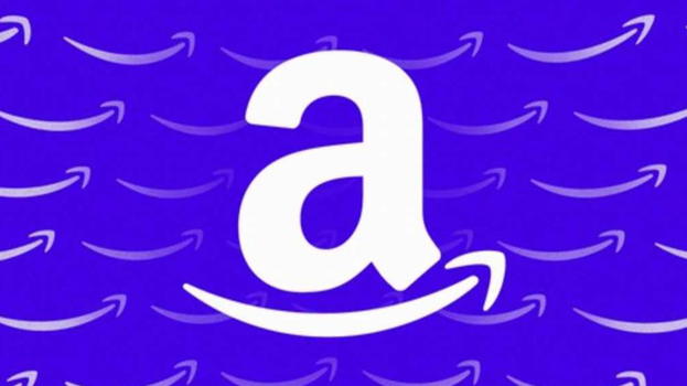 Amazon tra passo indietro e passo avanti: via i doppiaggi AI su Prime Video, Alexa+ individua le scene con la voce