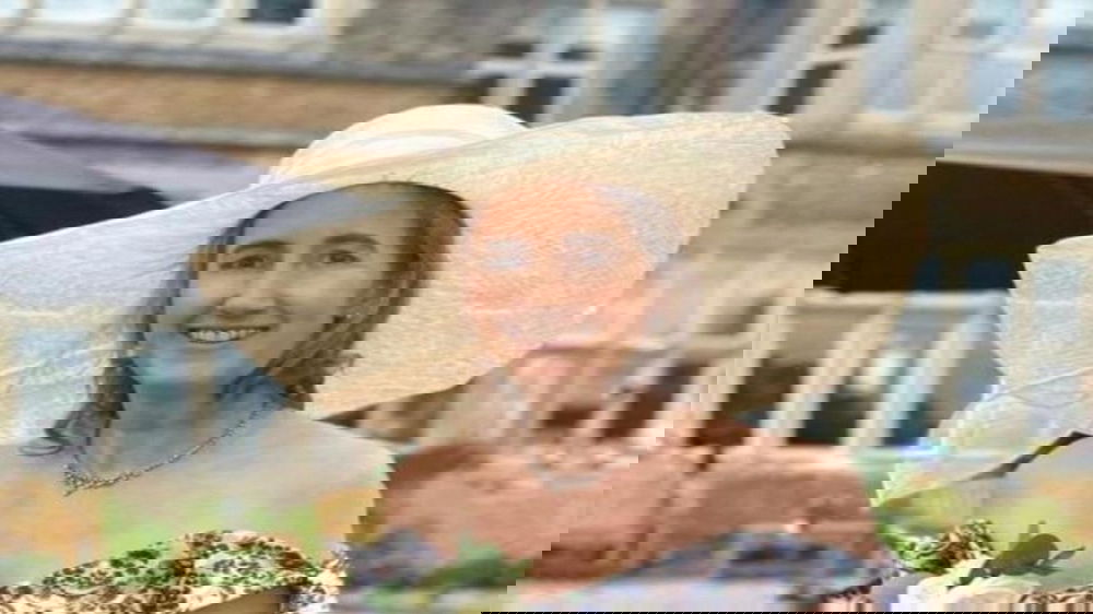 Sophie Kinsella, addio all’autrice di “I Love Shopping”: una vita tra ironia e successi letterari