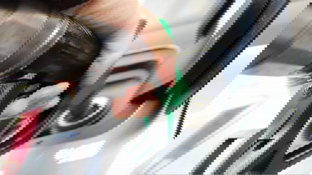 Carburanti, a gennaio 2026 cambia la tassazione: diesel più caro, benzina in calo