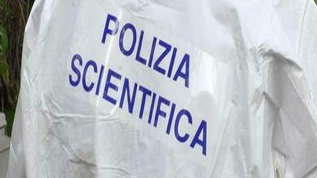 Colpo accidentale durante la pulizia di una pistol@ in casa: 45enne in condizioni serie, indagini in corso nel Cremonese