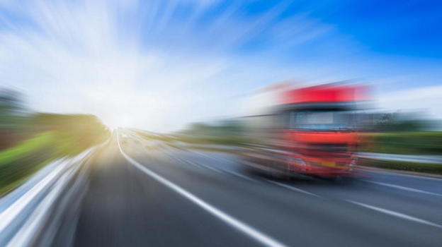 Sinistro in autostrada: 12 membri della stessa famiglia perdono la vita tornando da un matrimonio