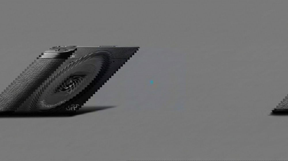 Ricoh GR IV HDF: la compatta premium che riporta il gusto analogico nella fotografia digitale