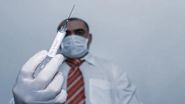 Caso Murcia, paziente importunata durante la sedazione pre-intervento: l’indagine partita da un video interno